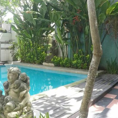 Kuta Beach Hostel Екстериор снимка